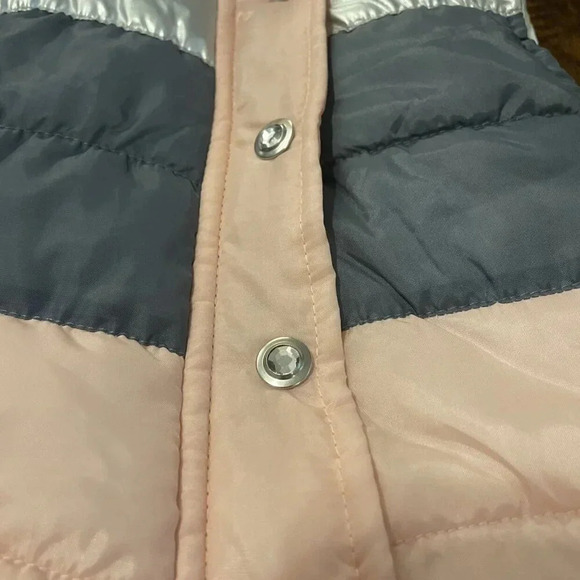 Little Lass Hooded Puffer Vest 6-9 Months - Picture 3 of 6